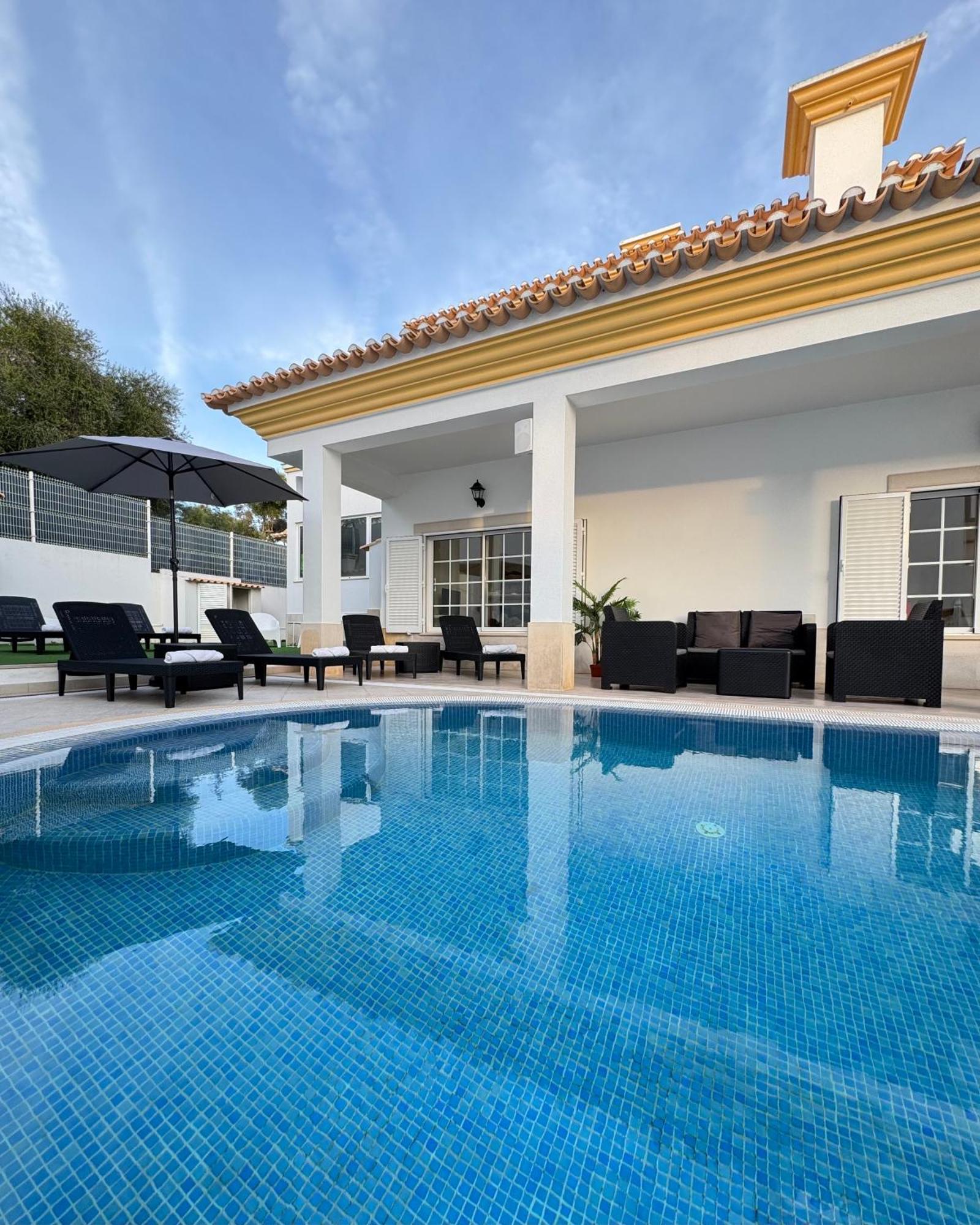 Villa Bonita Guesthouse Albufeira Old Town Exteriör bild