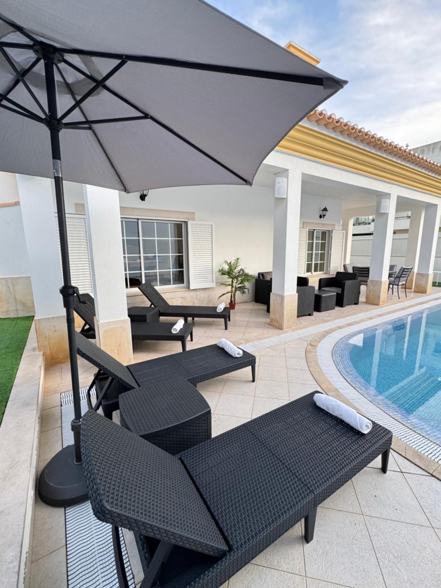 Villa Bonita Guesthouse Albufeira Old Town Exteriör bild